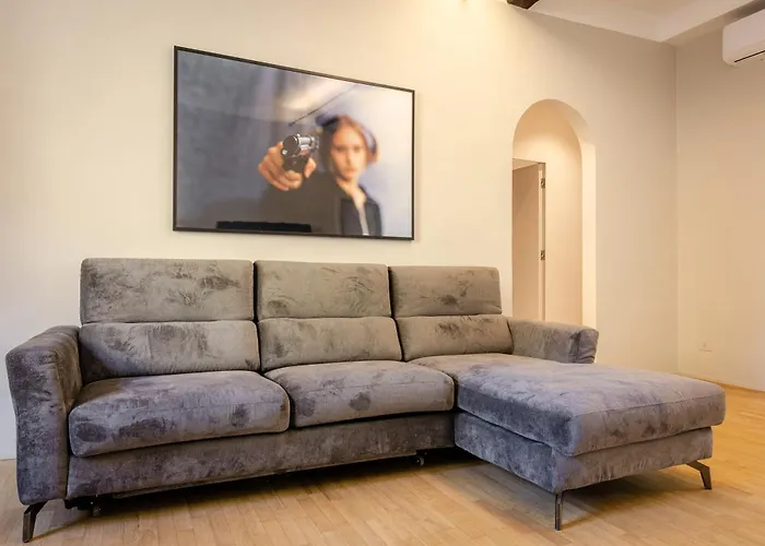 شقة Luxury 2bed In Location *