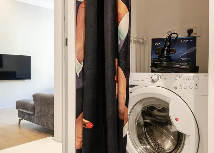 Luxury 2bed In Location شقة *